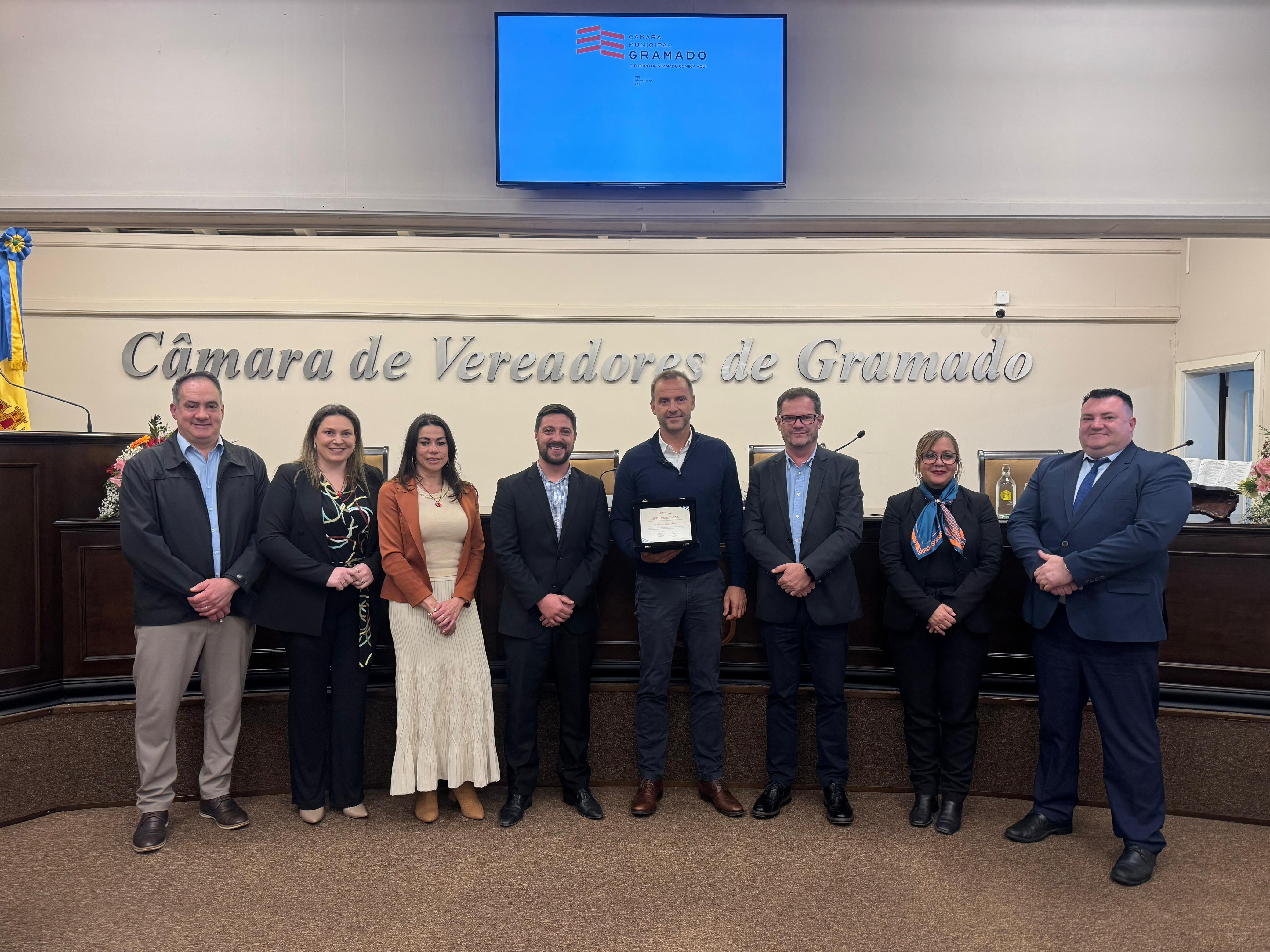 Bavária Sport Hotel é homenageado pelos 50 anos de história na Câmara de Gramado 