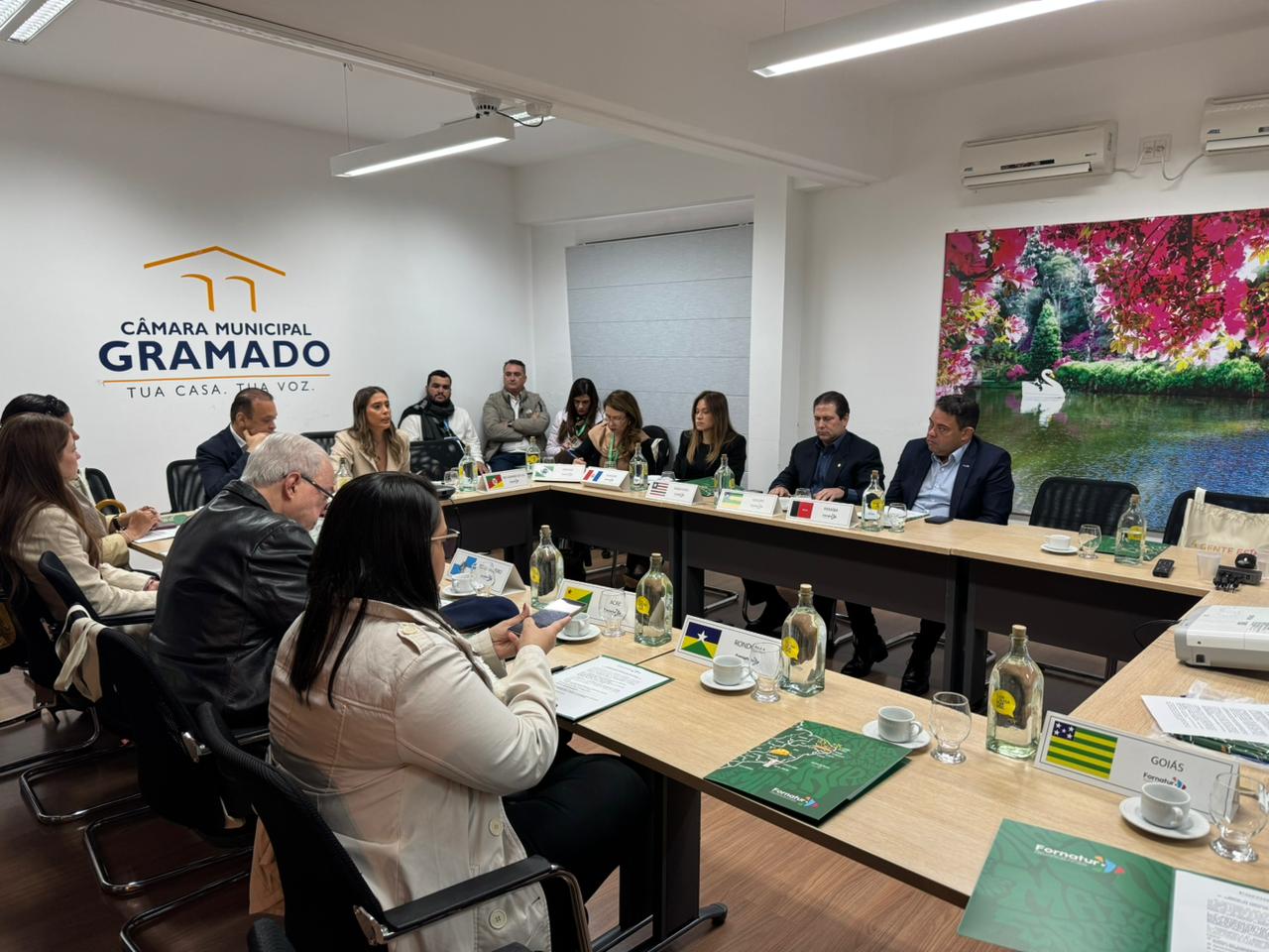 Câmara de Gramado sedia reunião nacional do FORNATUR durante o Festuris
