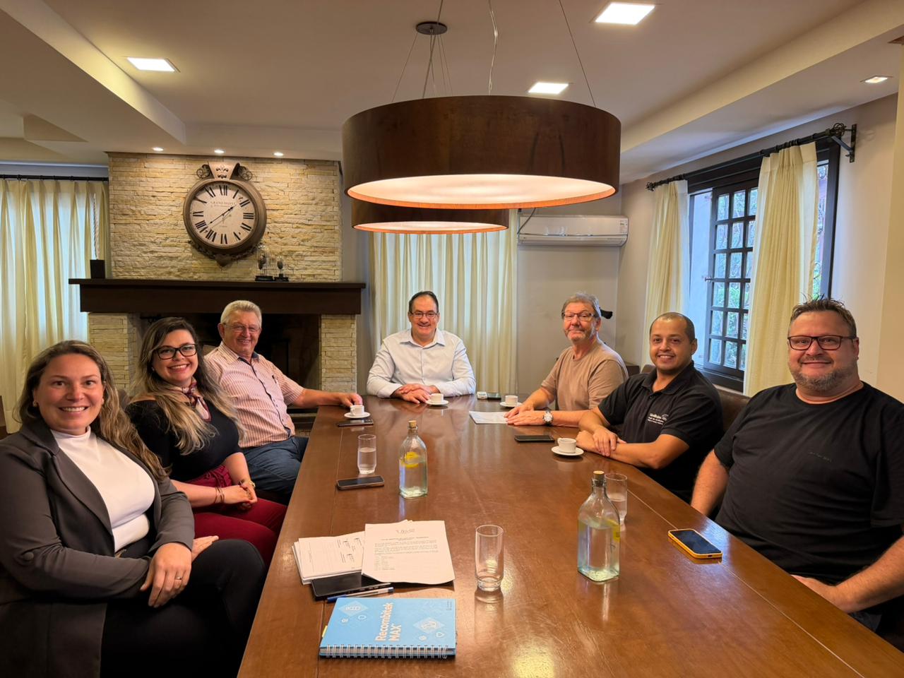 Câmara Municipal de Gramado recebe proposta para instituir o Dia S do Sesc e Senac no município