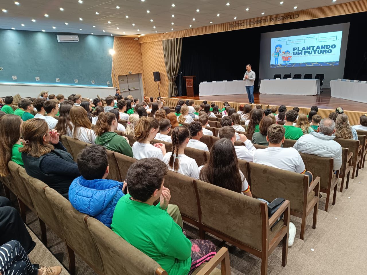 Educação Legislativa em Ação: mais de 150 alunos participam do projeto “Plantando o Futuro”