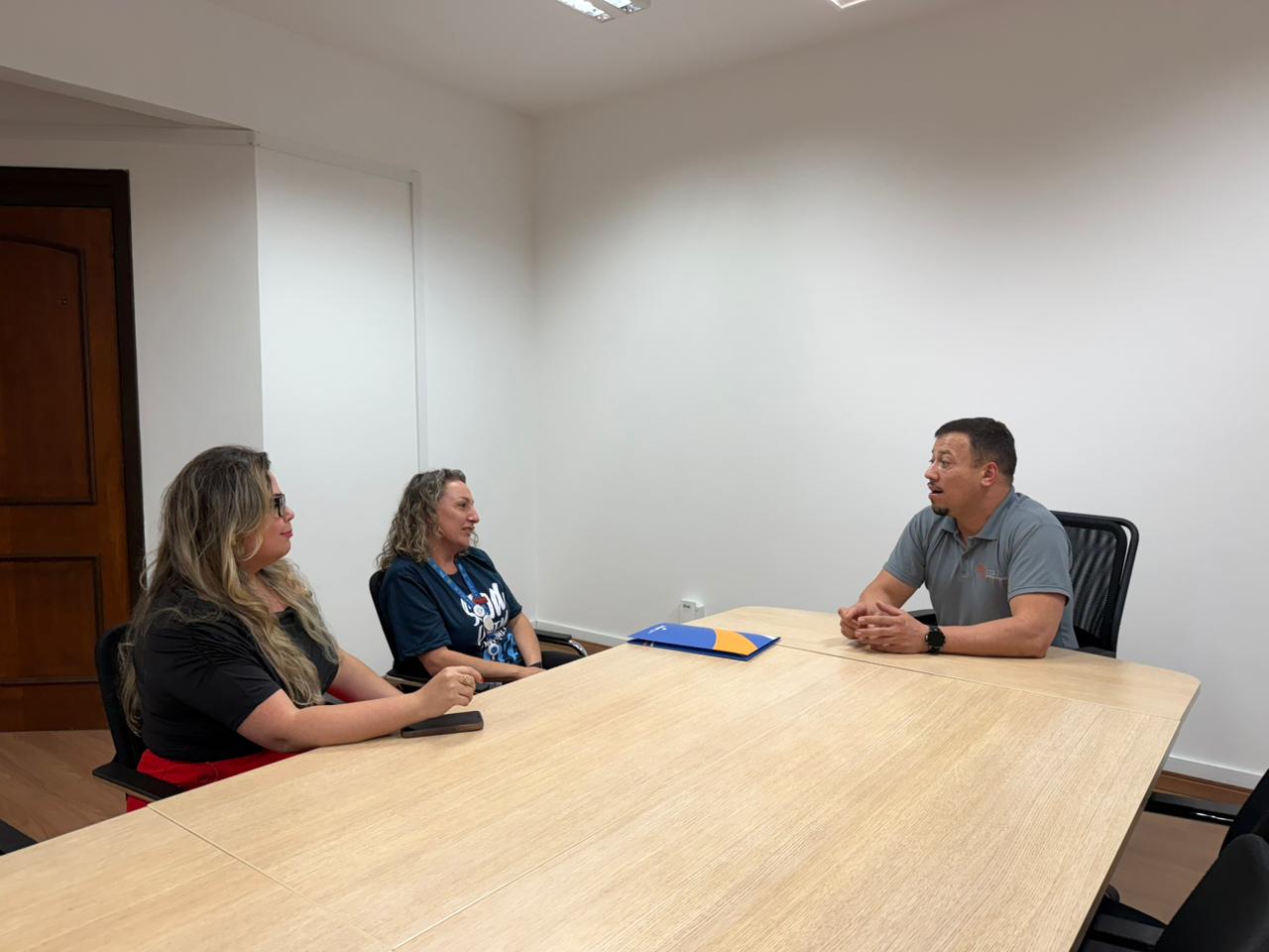 Escola do Legislativo firma parceria com Senac para capacitar futuros Vereadores Jovens