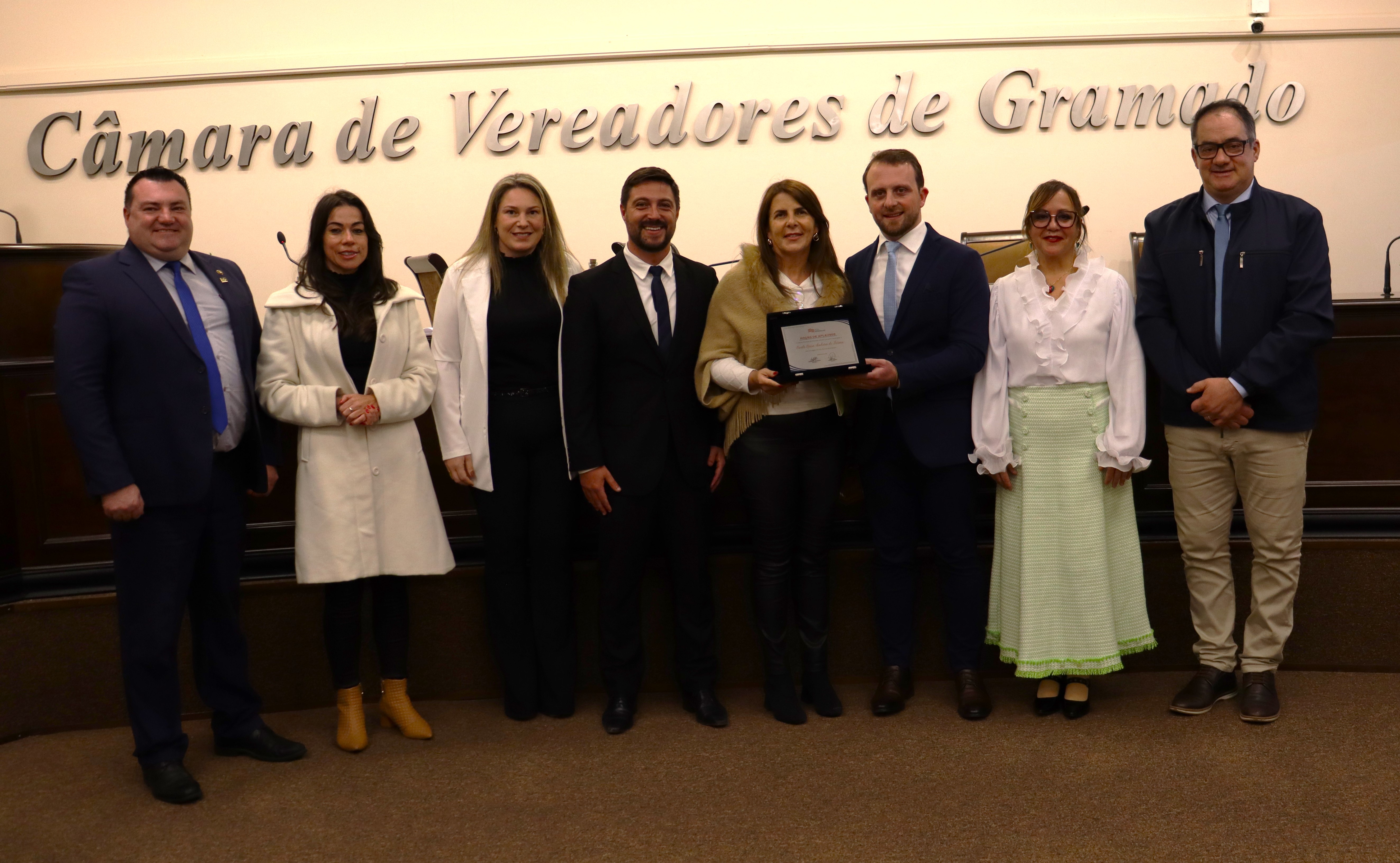 Escola Nossa Senhora de Fátima é homenageada pelos 35 anos de atuação em Gramado