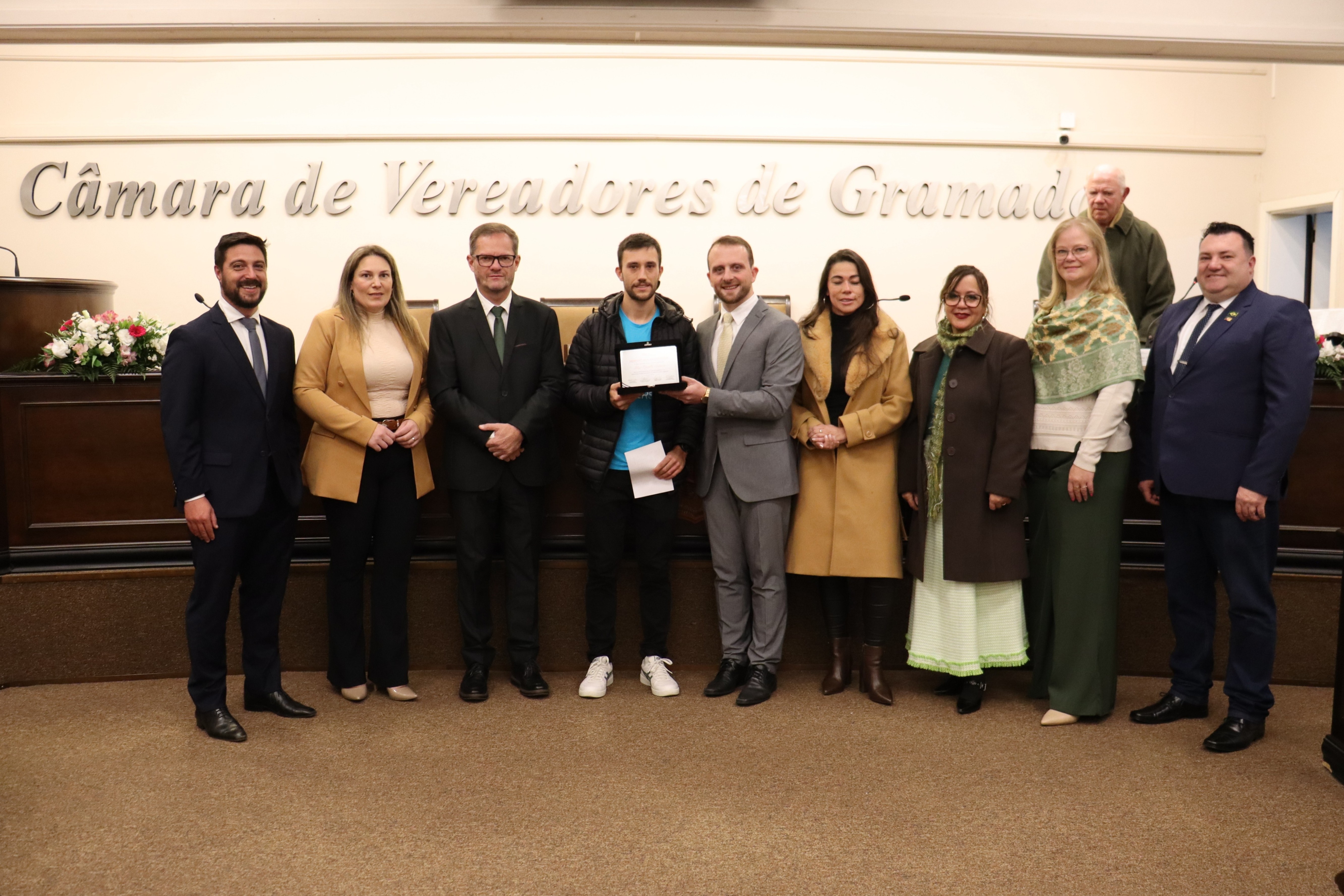 Felipe Mapelli Antunes recebe homenagem como Desportista Gramadense