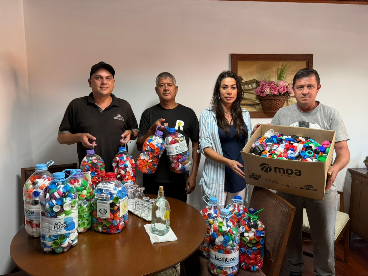 Gabinete da vereadora Vivi Cardoso arrecada 70 kg de tampinhas