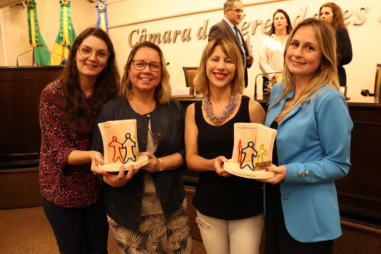 Inscrições para o Troféu Professor Destaque do Legislativo encerram-se amanhã, terça-feira