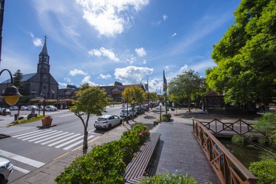 Legislativo de Gramado analisa propostas que ampliam políticas públicas e investimentos na cidade 