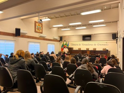 Projeto Plantando o Futuro aproxima estudantes da Câmara Municipal de Gramado