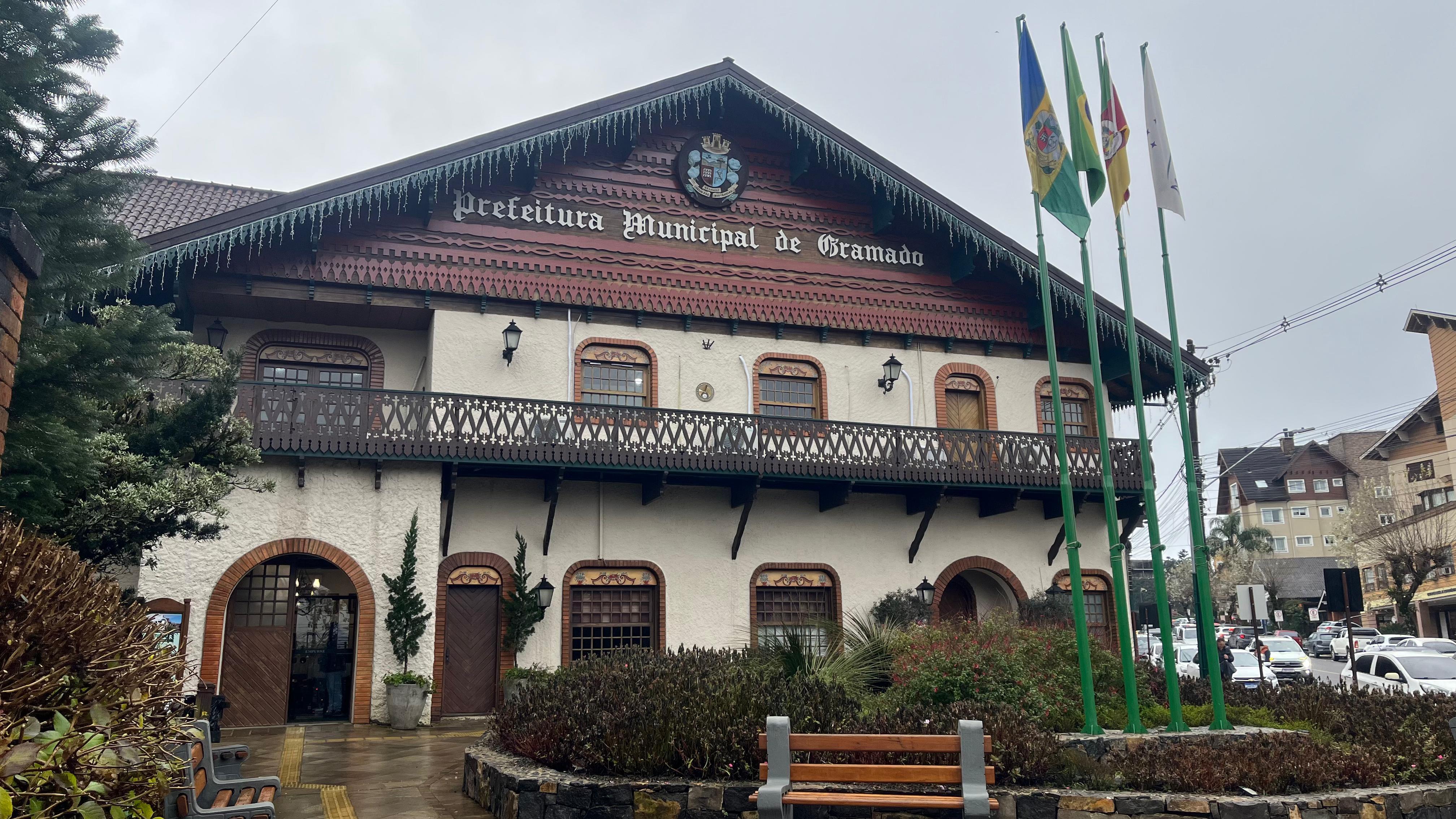 Quatro projetos de lei do Executivo começam a tramitar na Câmara de Gramado