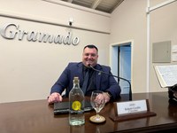 Roberto Cavallin protocola emenda e solicita informações sobre transporte de estudantes