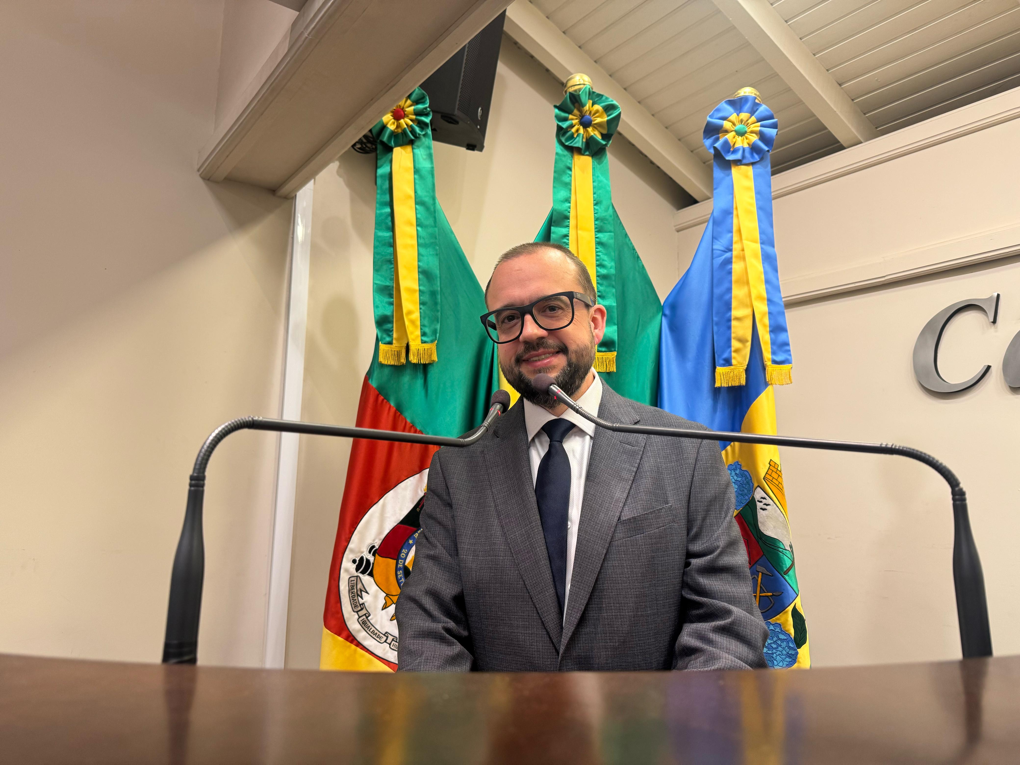 Rodrigo Pazetto apresenta prestação de contas da Visão na Tribuna do Povo