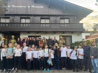 Treinamento contra incêndio reforça preparo e cuidado com a vida na Câmara de Gramado
