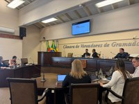 Última sessão extraordinária de 2025 aprova matérias voltadas à cultura, segurança e identidade urbana 