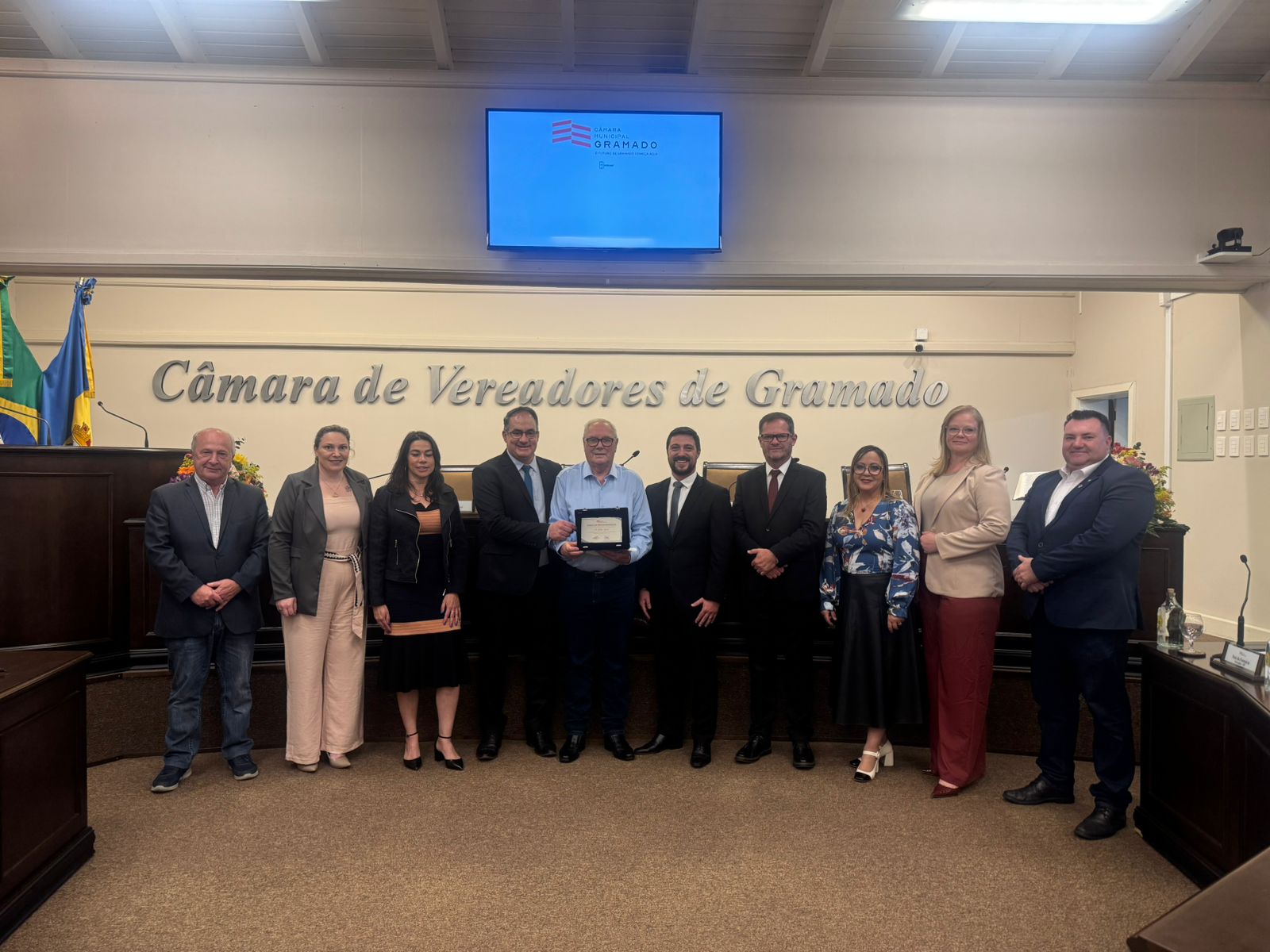 Um legado de trabalho e liderança: Nelson Gross recebe Moção de Reconhecimento 