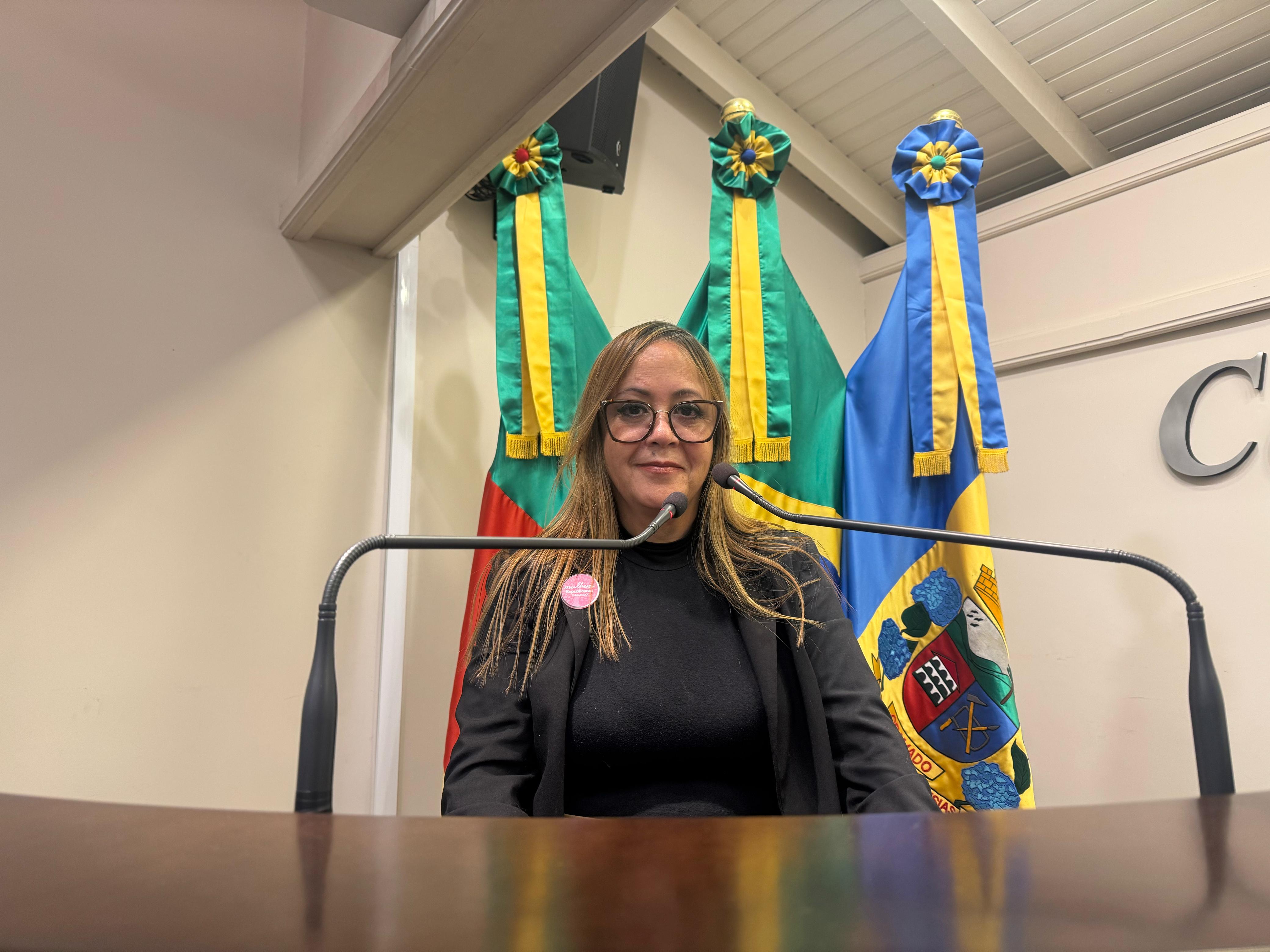 Vereadora Dra. Maria de Fátima apresenta pedidos de informação e providência