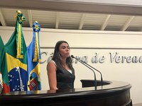 Vivi Cardoso protocola pedidos voltados à segurança das mulheres e infraestrutura